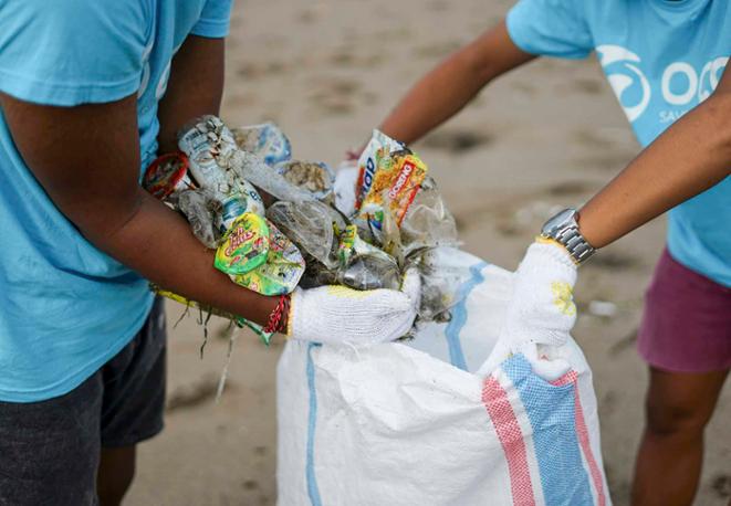 diving_divedict-trash-collection-tauchen-unterwasser-diving-microplastics